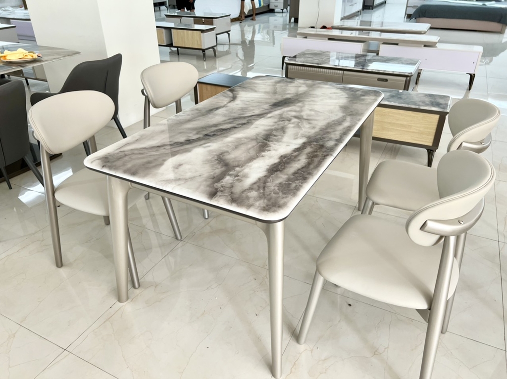 Bàn ăn nhập khẩu cao cấp B37-01 - Nội thất Gia Phú Tam Kỳ
