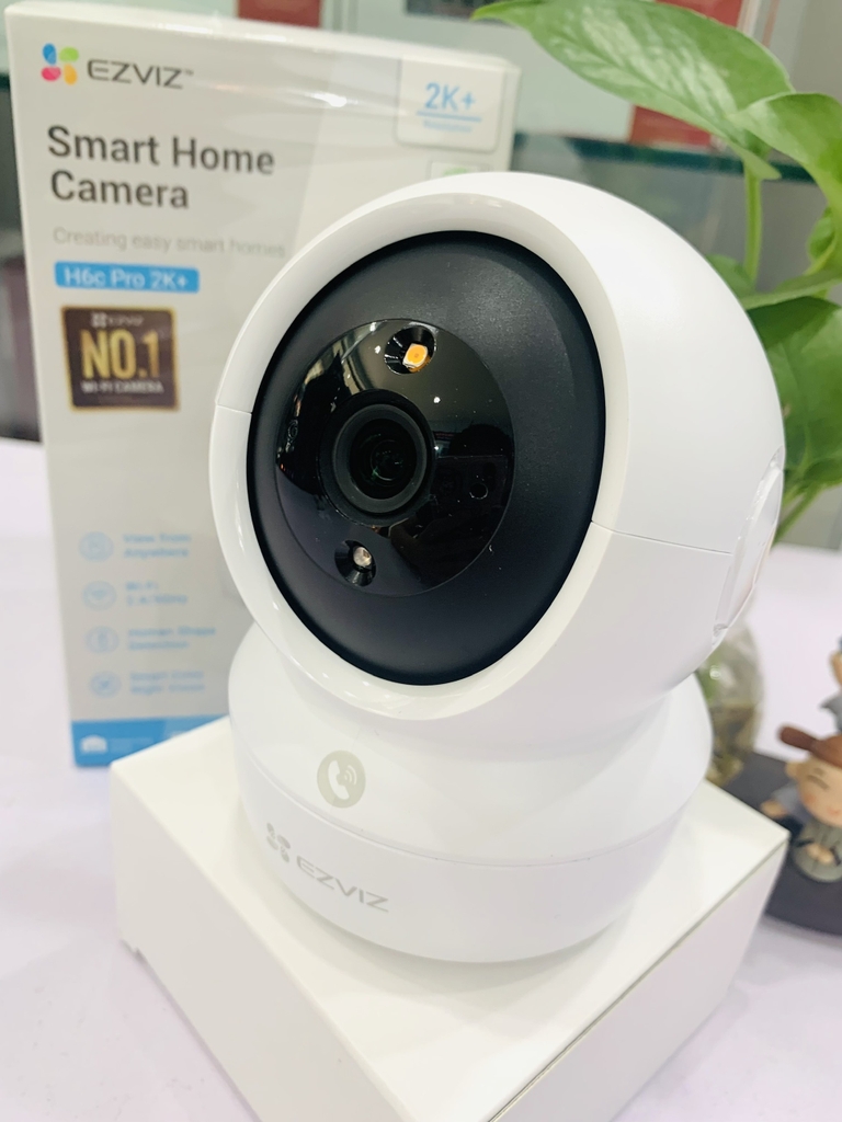 Camera WiFi 4MP quay quét, gọi qua app EZVIZ H6c Pro 2K+