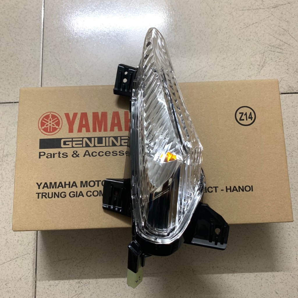 [Chính hãng Yamaha]YADA-6050-Xi nhan trước-EX150(15-18)-Phải