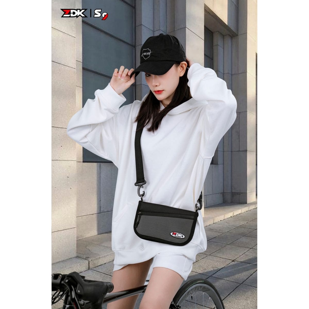 Có thể dùng làm túi đeo chéo thời trang tiện lợi