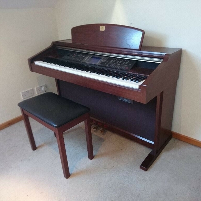 Piano Yamaha CVP205