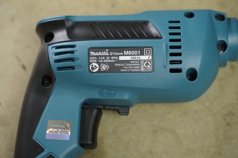 Máy khoan Makita M6001B ( 10mm )