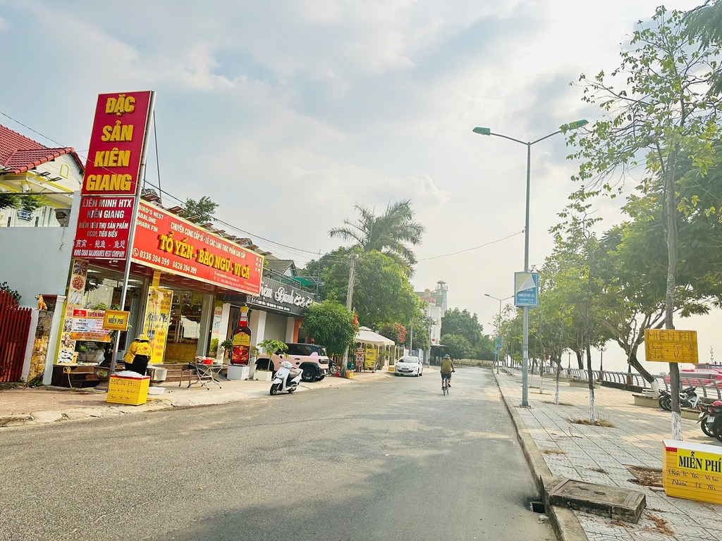 CHÁO TỔ YẾN - VI CÁ NƯỚC TỔ YẾN - MIỄN PHÍ