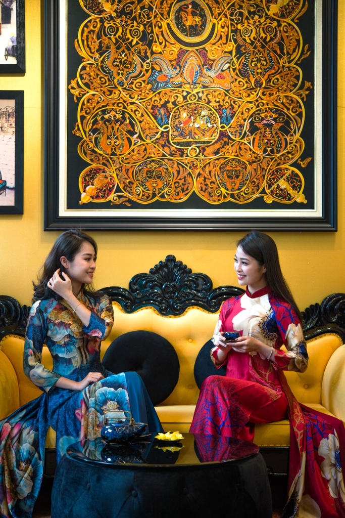 Áo dài Limited phiên bản giới hạn họa tiết hoa sen