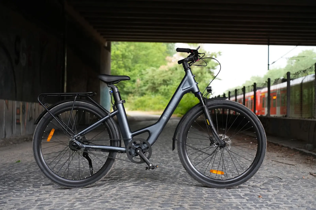 Thiết Kế Hiện Đại, Đa Dạng Ado