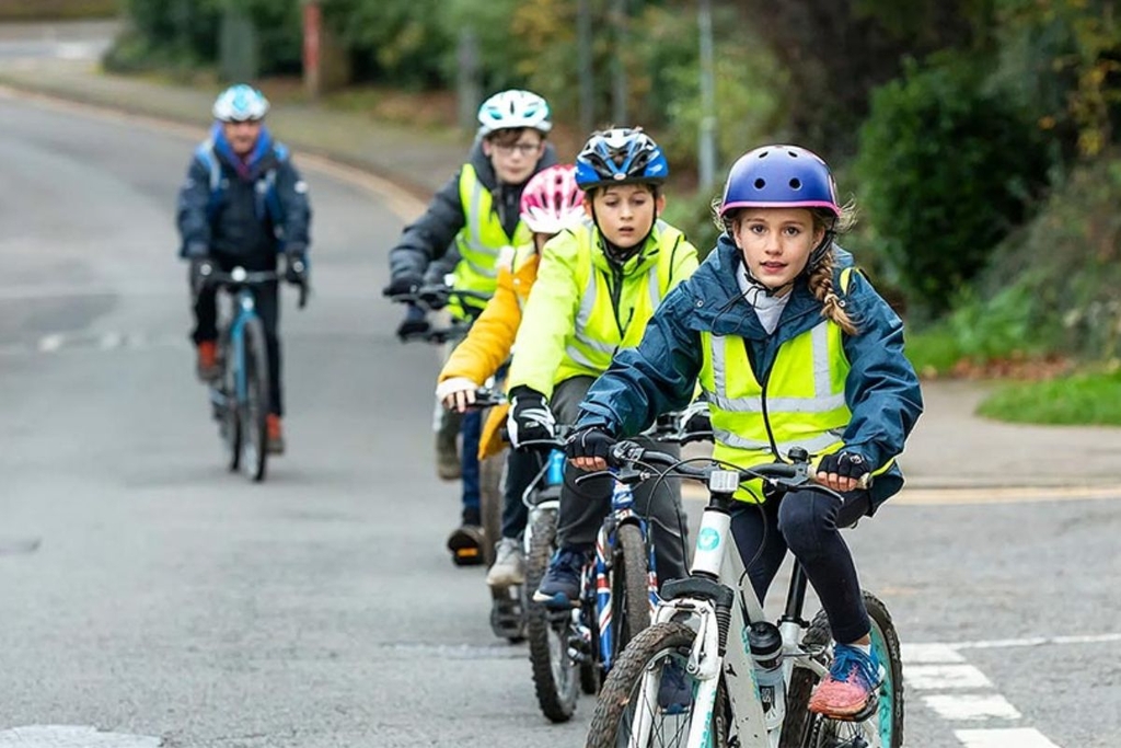 Đi xe không tuân thủ quy định của pháp luật sẽ bị xử phạt