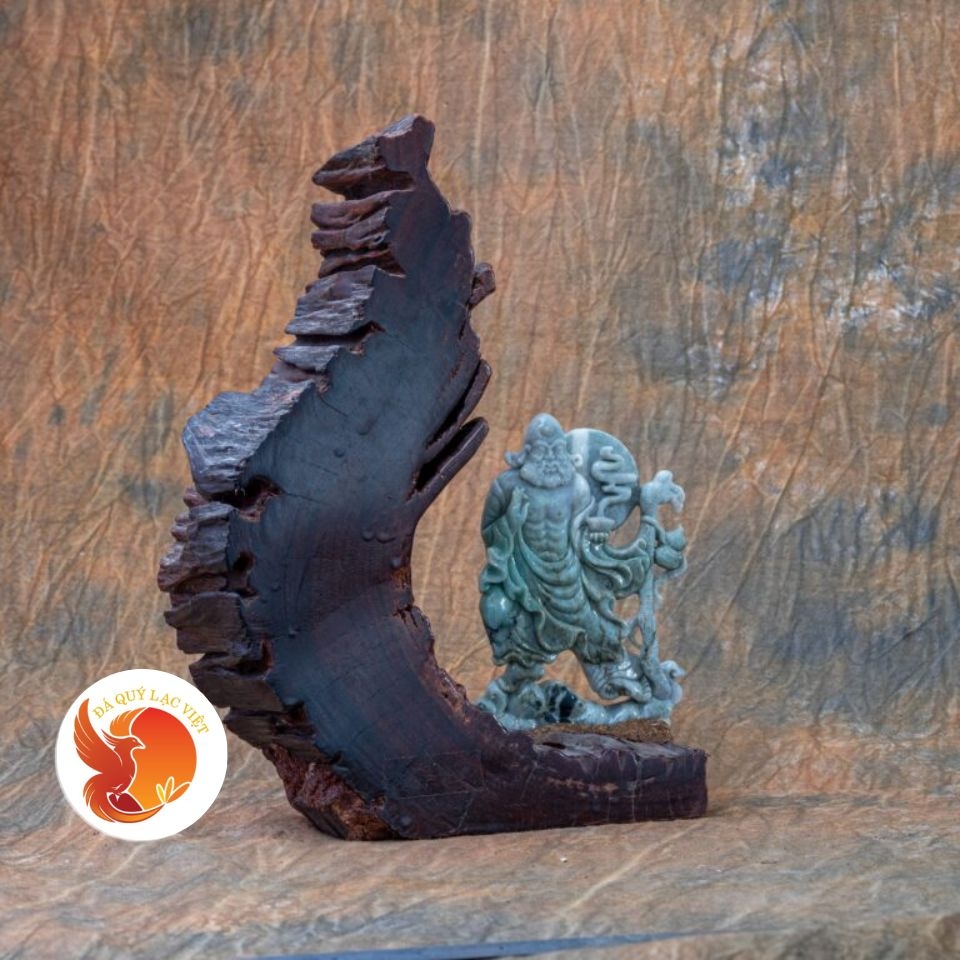 Tượng La Hán Bằng Đá Quý