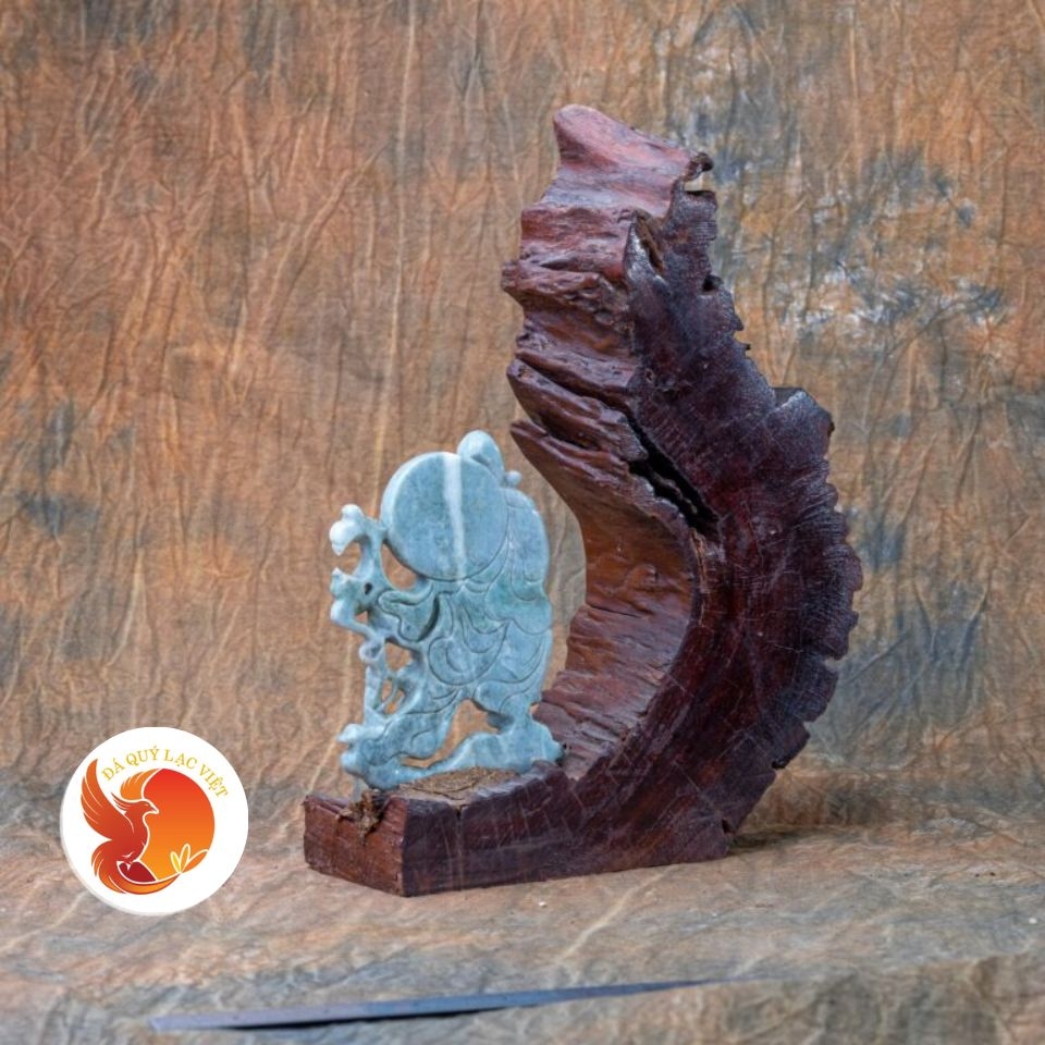 Tượng La Hán Bằng Đá Quý