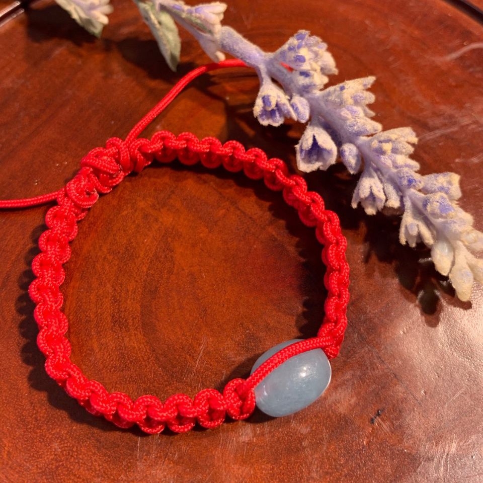 Vòng Tay Chỉ Đỏ