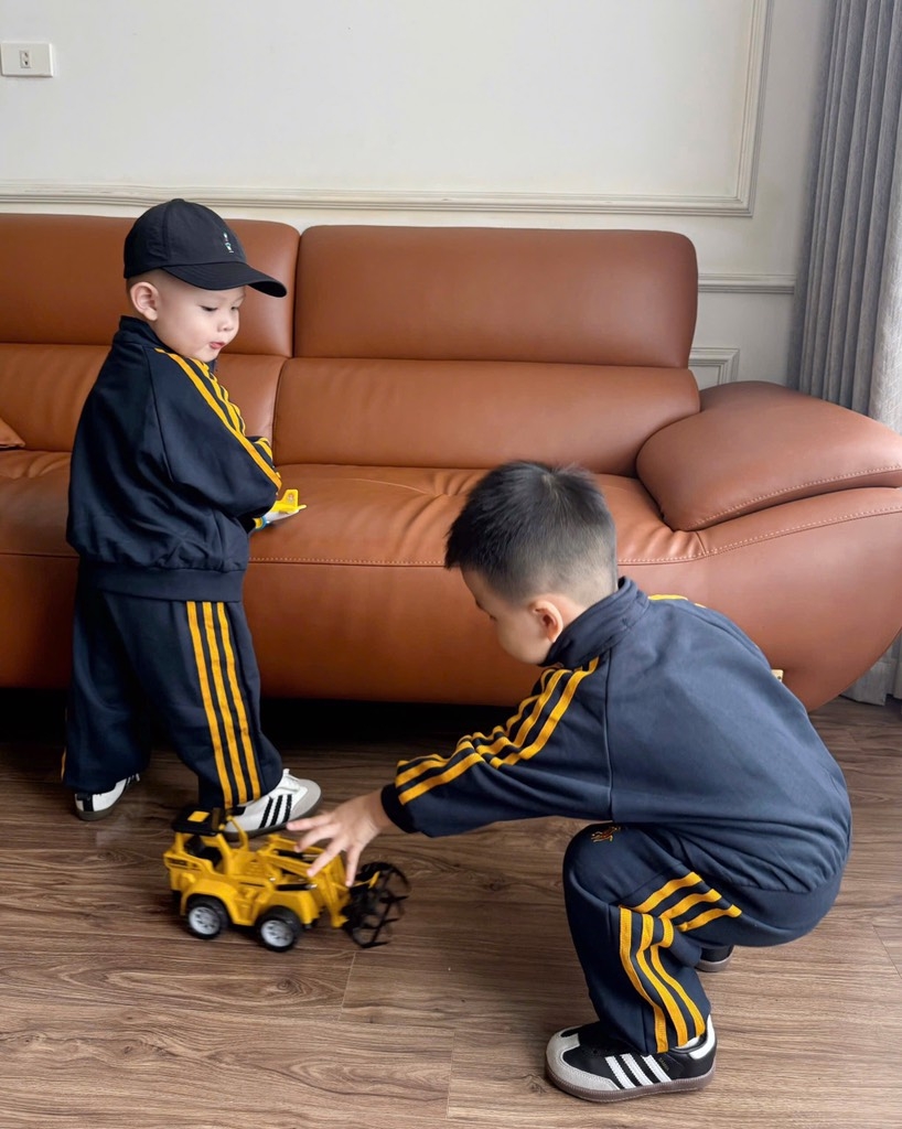 SET BỘ DÀI NỈ KHOÁC THỂ THAO THÊU NGỰA BÉ TRAI