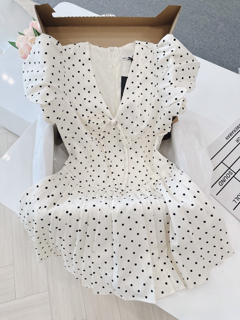 VÁY CHẤM BI XẾP LI CỔ TIM TAY BỒNG 2 LỚP NỮ
