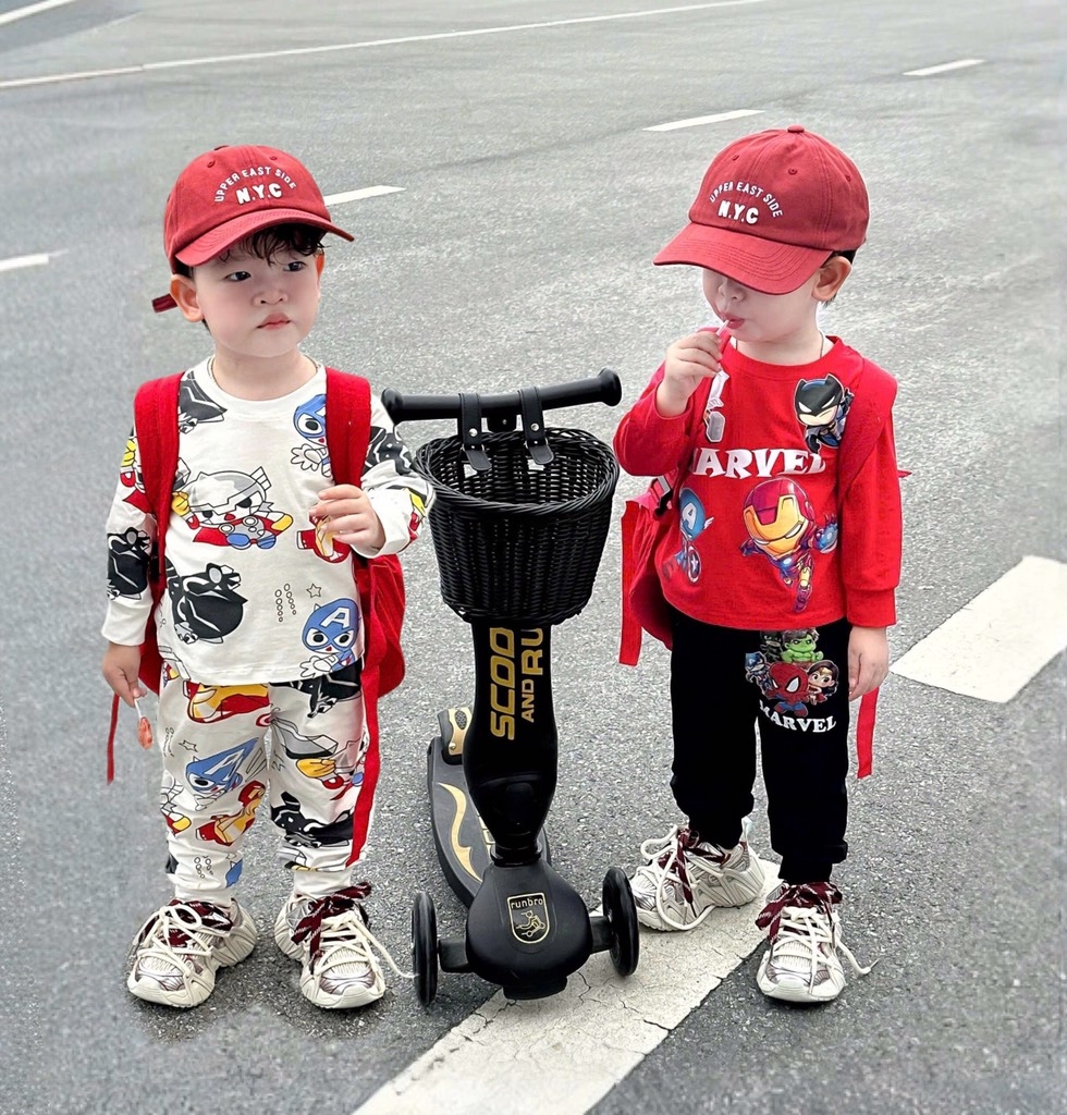 SET 2 BỘ DÀI IRONMAN MARVAL ĐEN ĐỎ GHI BÉ TRAI SẴN