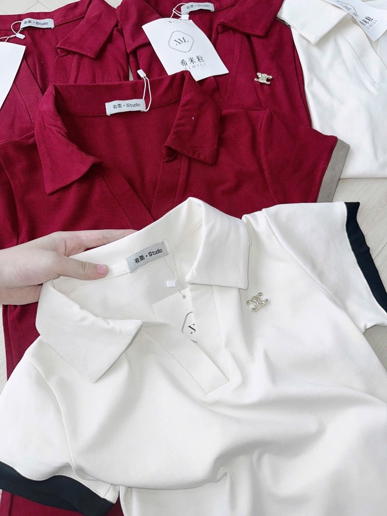 ÁO CỔ V PHỐI TAY ĐÍNH TAG NỮ SẴN