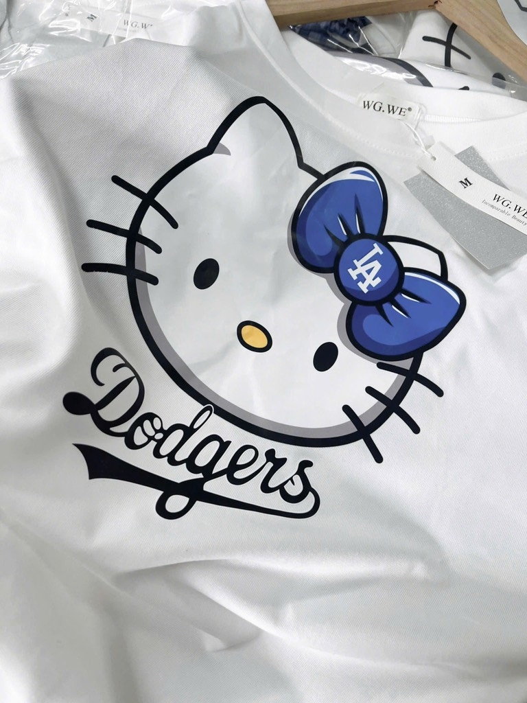 SET BỘ ÁO TRẮNG MÈO QUẦN KẺ XANH NỮ (SALE 105K)