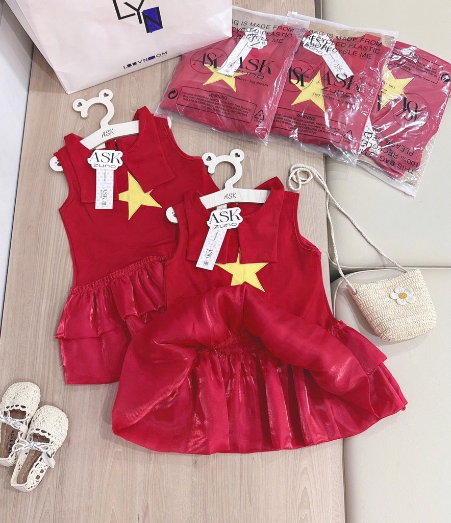 VÁY LỤA THÊU CỜ ĐỎ SAO VÀNG BÉ GÁI SẴN(XẢ 39k)