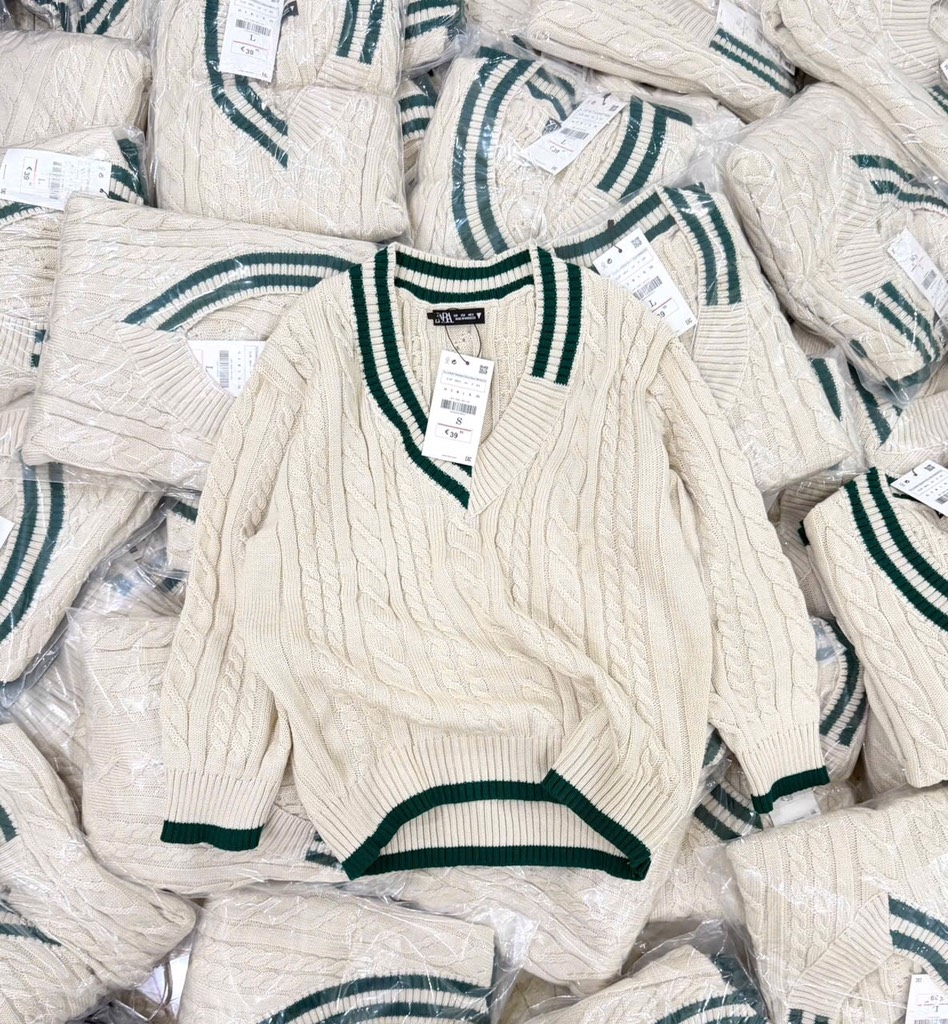 LEN ĐỎ KEM CỔ TIM VẶN THỪNG