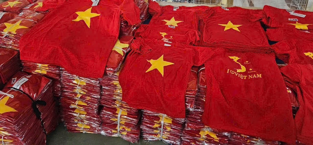 ÁO PHÔNG CỜ ĐỎ SAO VÀNG VIỆT NAM