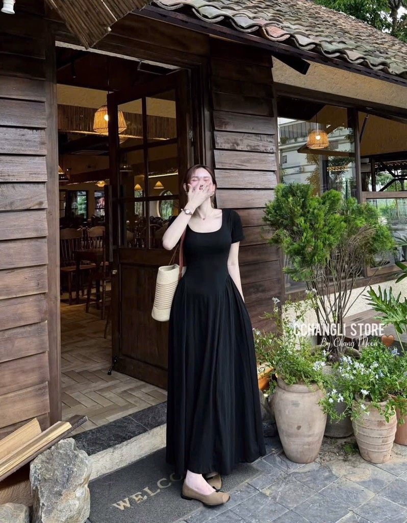 VÁY XOÈ DÁNG DÀI HIỆU ỨNG NHÚN 2 BÊN HÔNG NỮ(XẢ 99k)