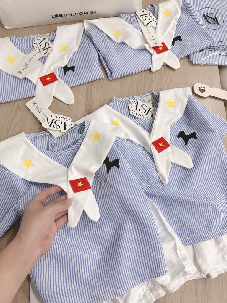 SET ĐŨI ÁO KẺ XANH QUẦN ĐÙI KÈM KHĂN BÉ TRAI