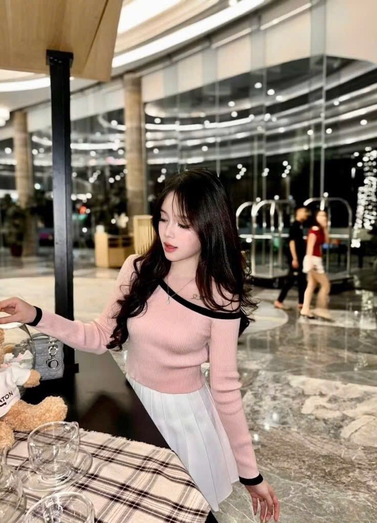 ÁO LEN Z.R CỔ THUYỀN ĐEN TRẮNG HỒNG NỮ THU ĐÔNG(XẢ 129k)