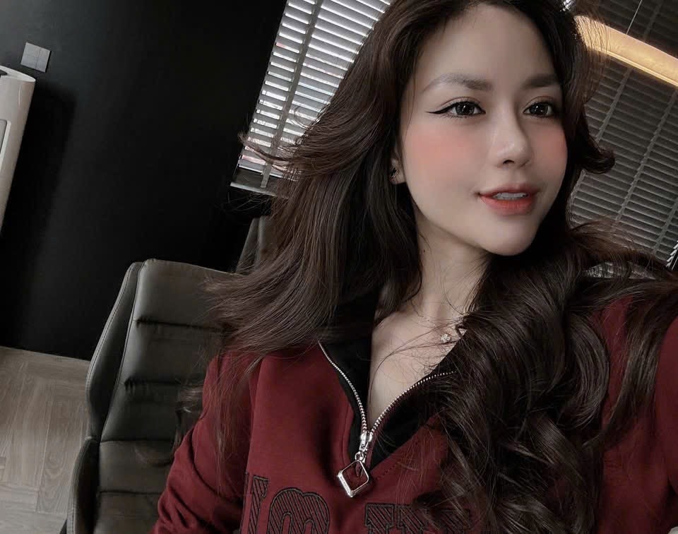 SET HAI DA MIU MIU CỔ KHOÁ MIX CHÂN VÁY DÀI NỮ THU ĐÔNG SẴN