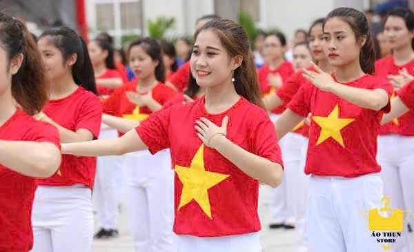 ÁO PHÔNG CỜ ĐỎ SAO VÀNG VIỆT NAM