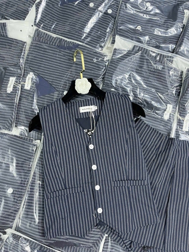 SET ÁO MIX CHÂN VÁY KẺ NỮ