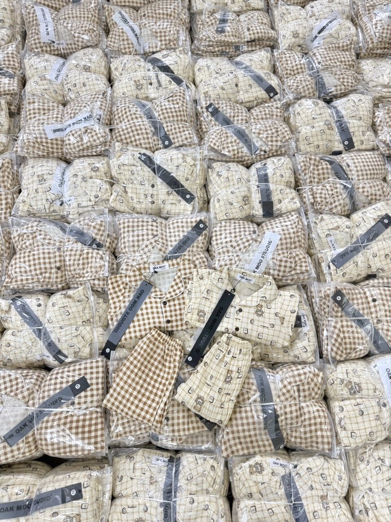 SET BỘ PIIJAMA VẢI HÀN CARO GẤU BÉ TRAI SẴN (SALE 40k)