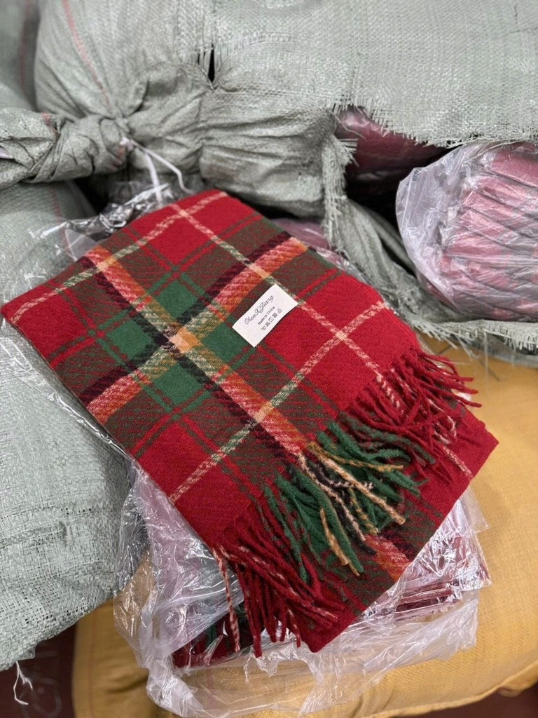 KHĂN MŨ - KHĂN DẠ KẺ CARO TONE ĐỎ NỮ THU ĐÔNG