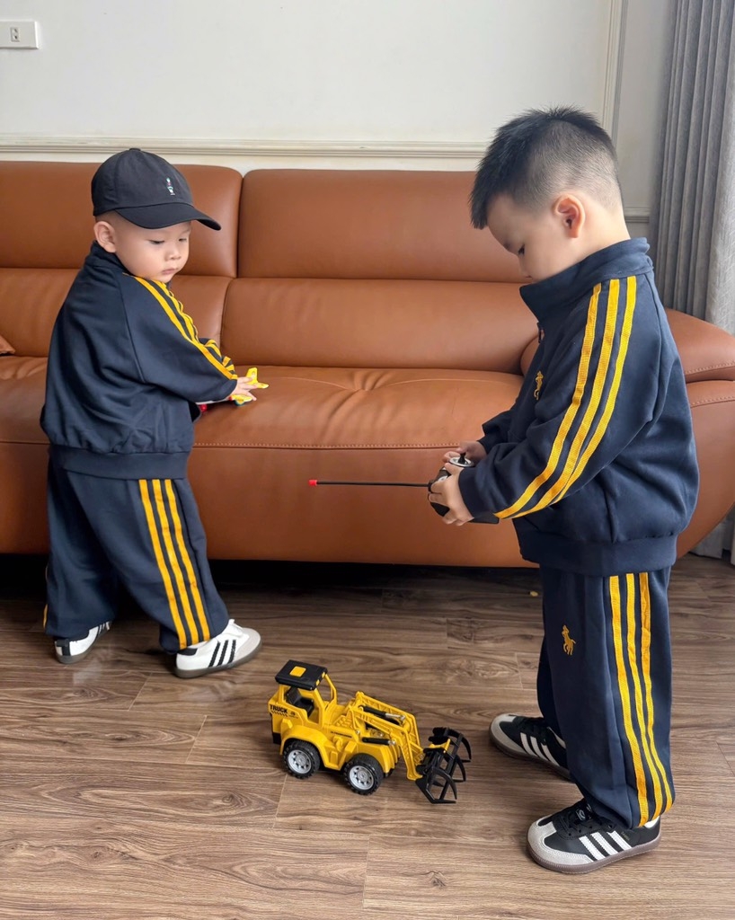 SET BỘ DÀI NỈ KHOÁC THỂ THAO THÊU NGỰA BÉ TRAI