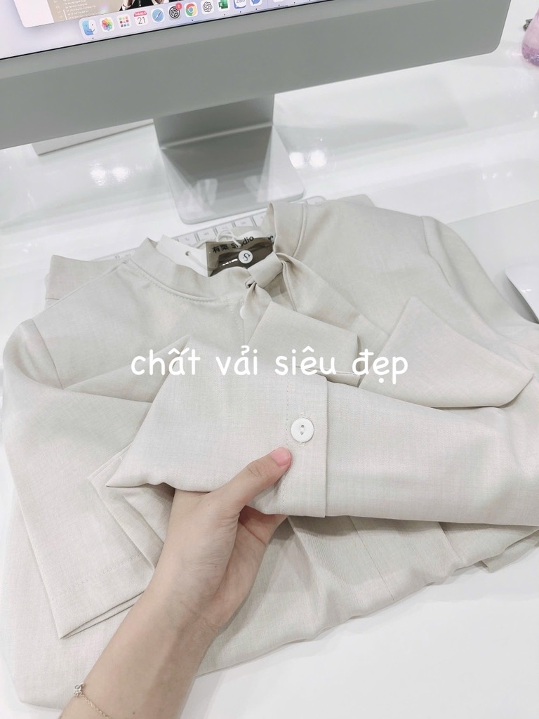 SET CHÂN VÁY LI XẺ TRƯỚC MIX ÁO CỔ NƠ ĐỆM VAI NỮ SẴN