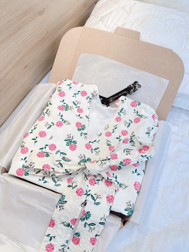 VÁY HOA CỔ V CHẠY DÂY CỔ V 2 LỚP HỒNG NỮ SẴN