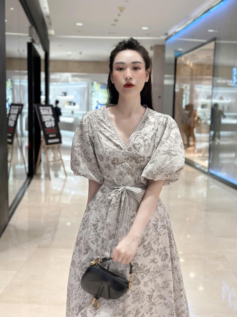 VÁY CỔ V PHỐI KẺ KÈM ĐAI HAI LỚP SẴN (SALE 89k)