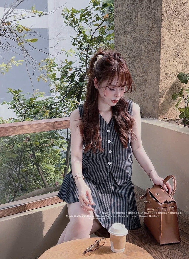 SET ÁO MIX CHÂN VÁY KẺ NỮ