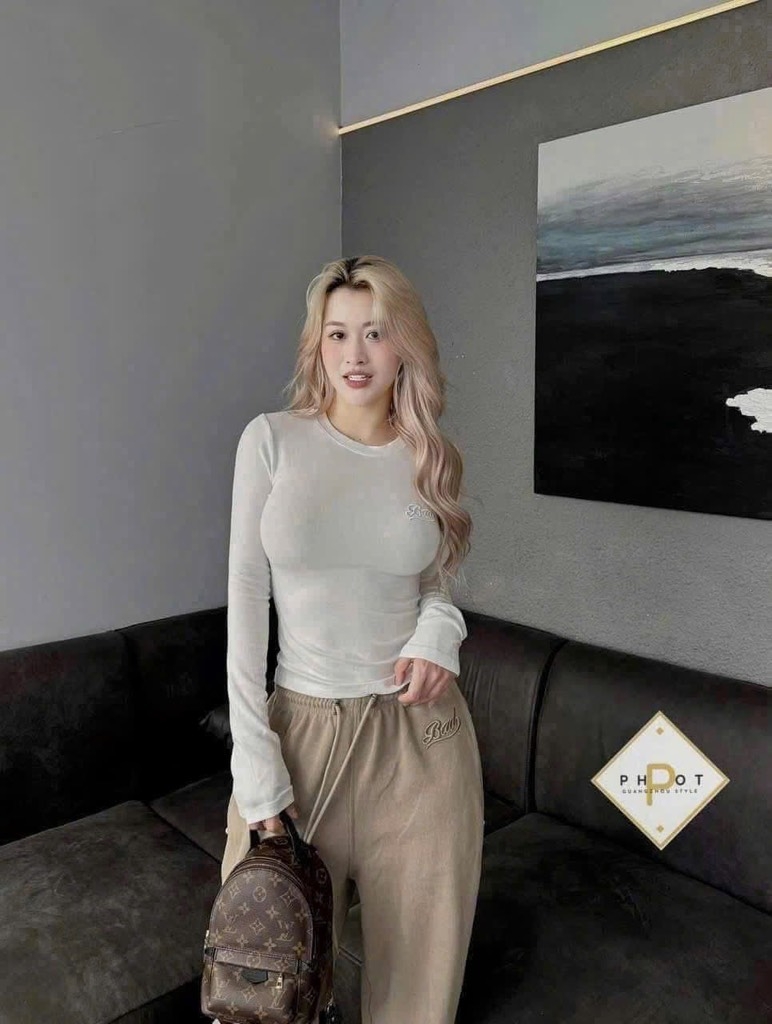 ÁO ZIP DÀI TAY THÊU BAD NỮ THU ĐÔNG