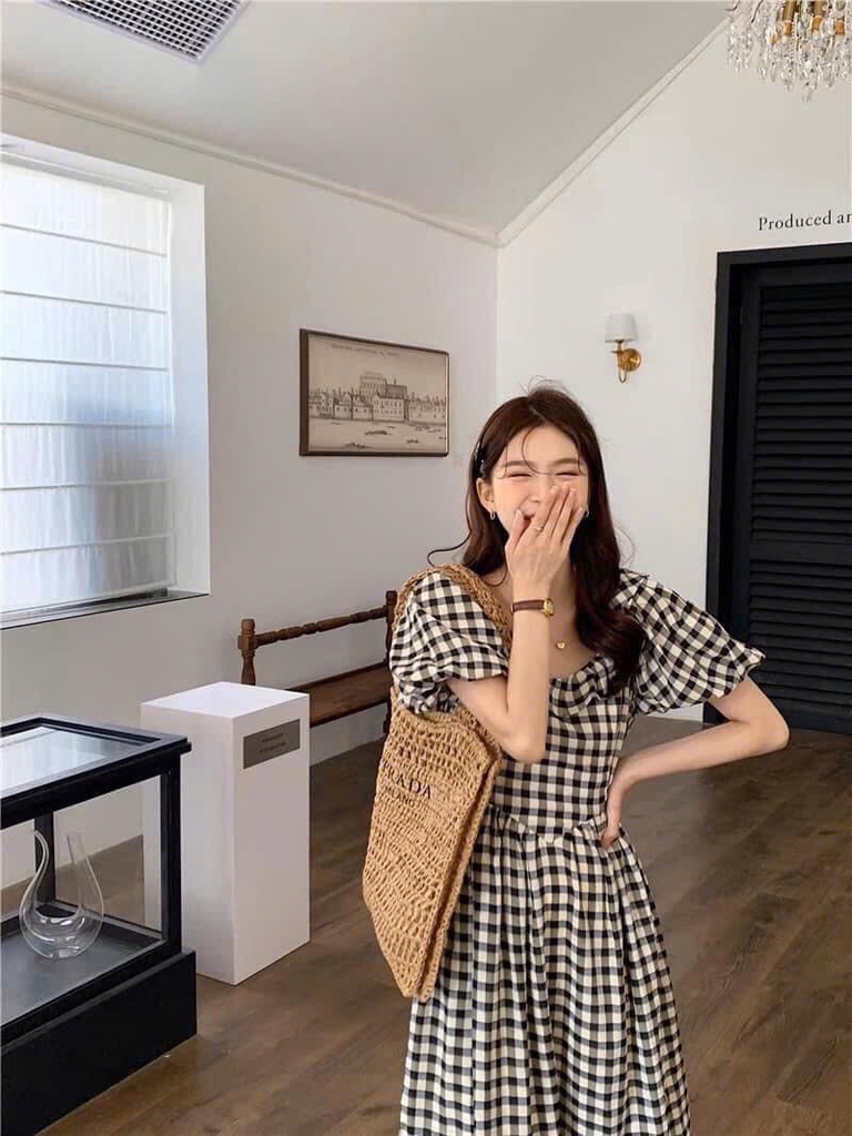 VÁY KẺ CỔ BÈO ĐUÔI CÁ NỮ SẴN