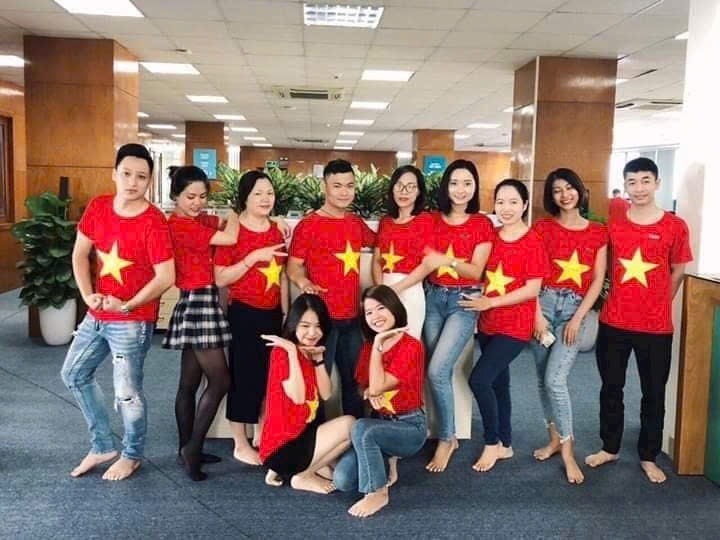 ÁO PHÔNG CỜ ĐỎ SAO VÀNG VIỆT NAM
