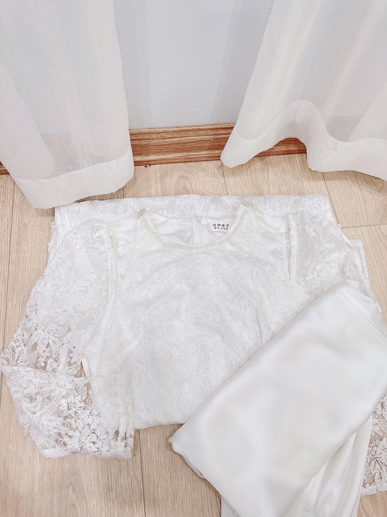 SET ÁO DÀI REN 2 LỚP CỔ NGỌC ĐÍNH VAI ĐÁ(xả 150k)