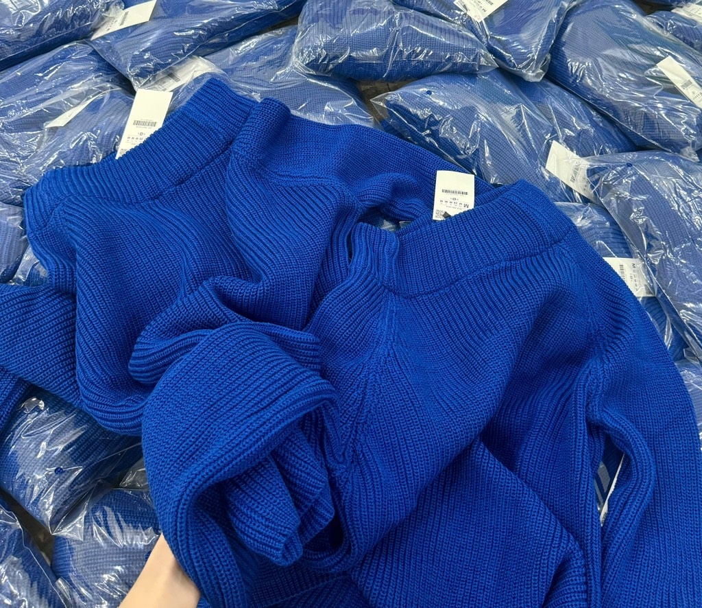 ÁO LEN TRỄ VAI XANH COBAN NỮ THU ĐÔNG