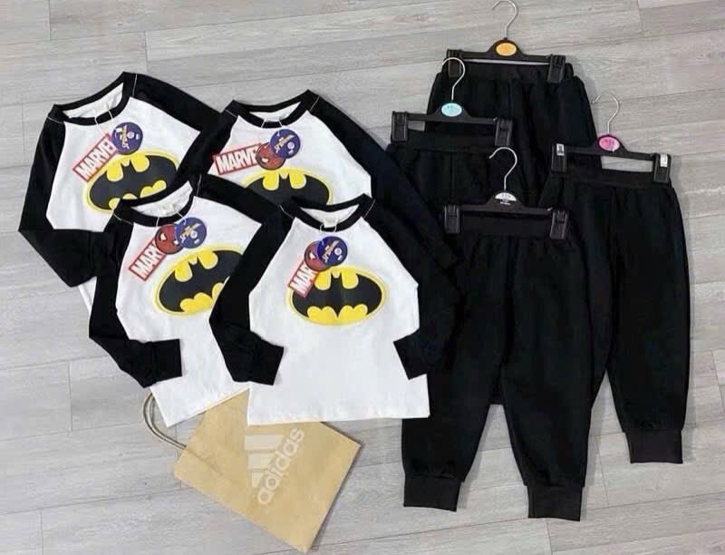 BỘ SIÊU NHÂN MARVAL DÀI TAY ĐỎ PHỐI GHI - BATMAN TRẮNG PHỐI ĐEN