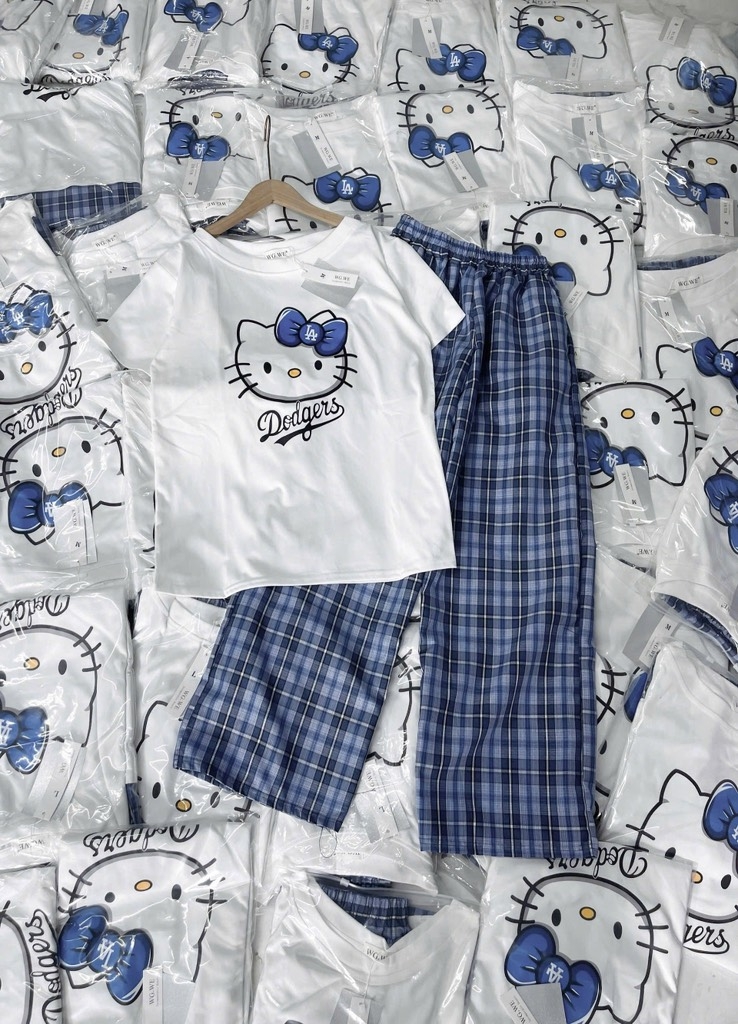 SET BỘ ÁO TRẮNG MÈO QUẦN KẺ XANH NỮ (SALE 105K)