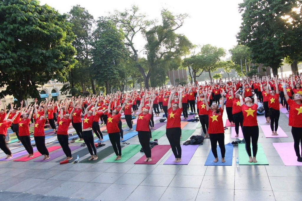 ÁO PHÔNG CỜ ĐỎ SAO VÀNG VIỆT NAM