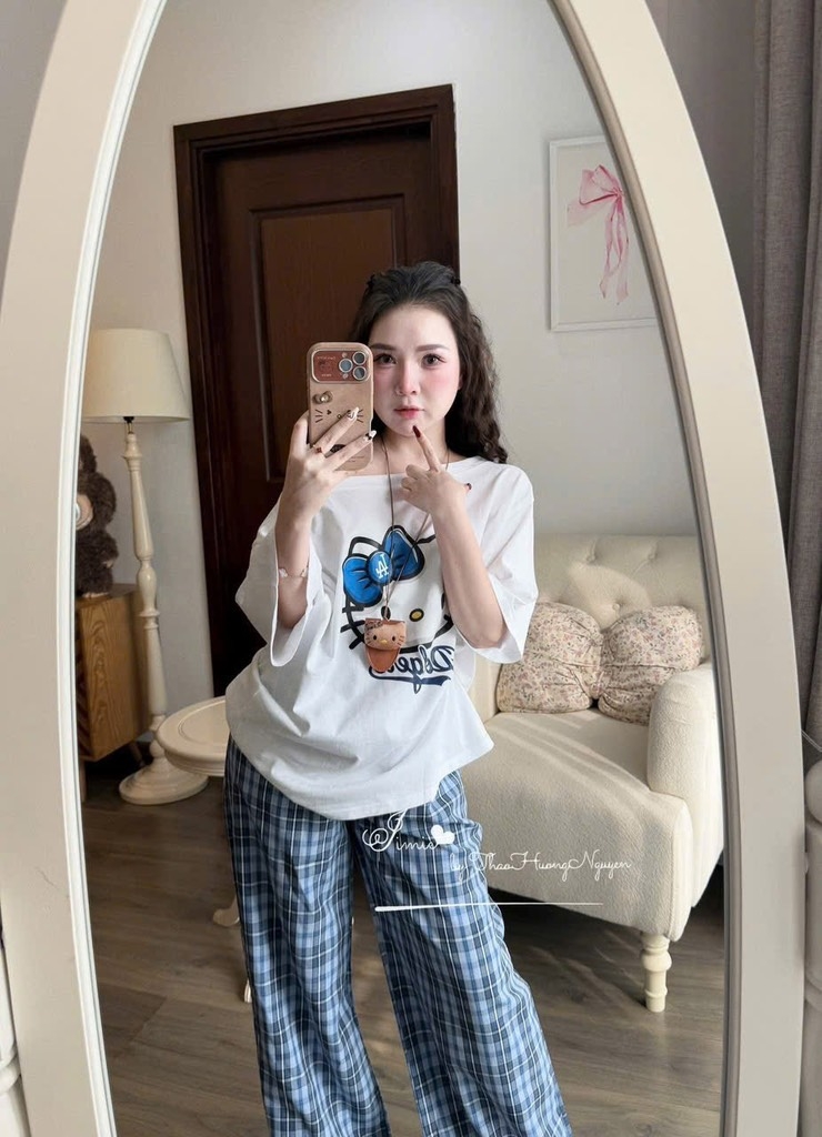 SET BỘ ÁO TRẮNG MÈO QUẦN KẺ XANH NỮ (SALE 105K)