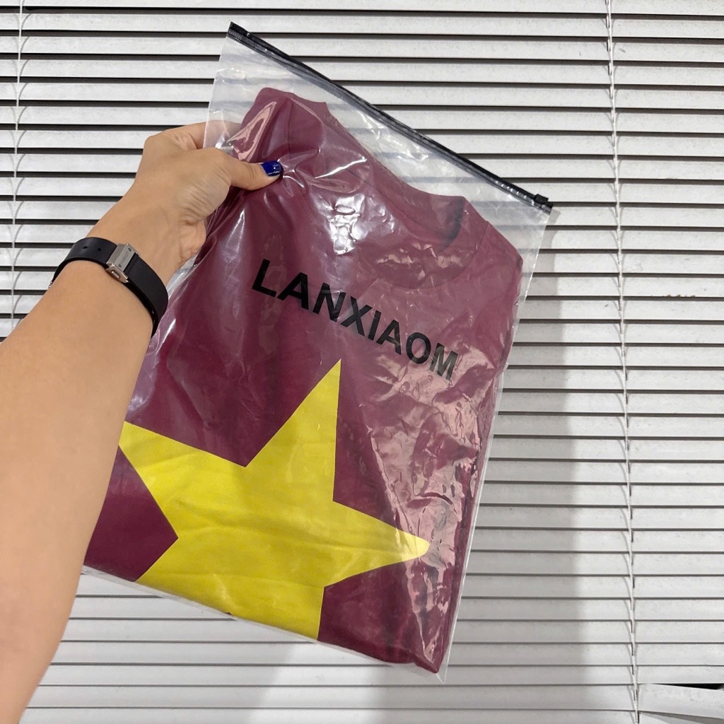 ÁO CỜ ĐỎ SAO VÀNG ĐỎ ĐẬM NỮ