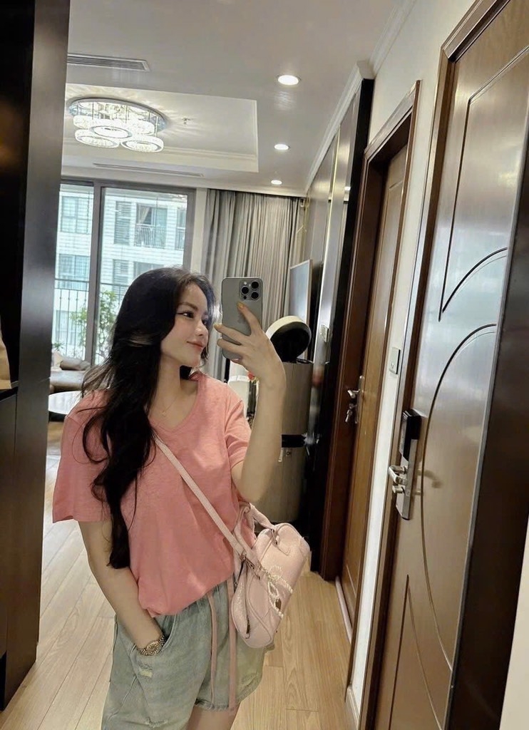 ÁO PHÔNG HỒNG+ QUẦN NGỐ JEAN ỐNG RỘNG GÂU CẠP CHUN NỮ