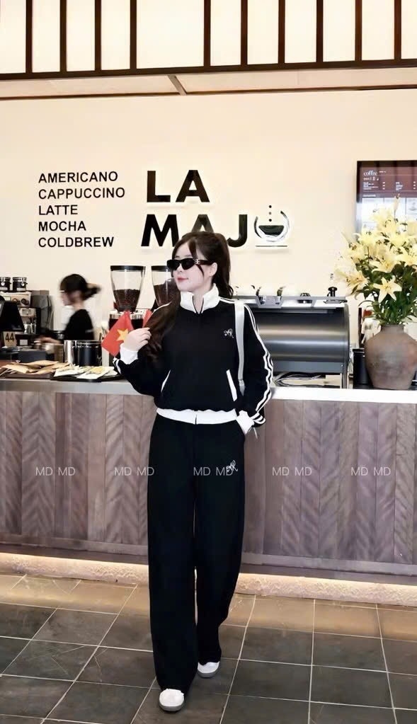 SET ĐỒ THỂ THAO 2 DA LOẠI 1 BA MÀU