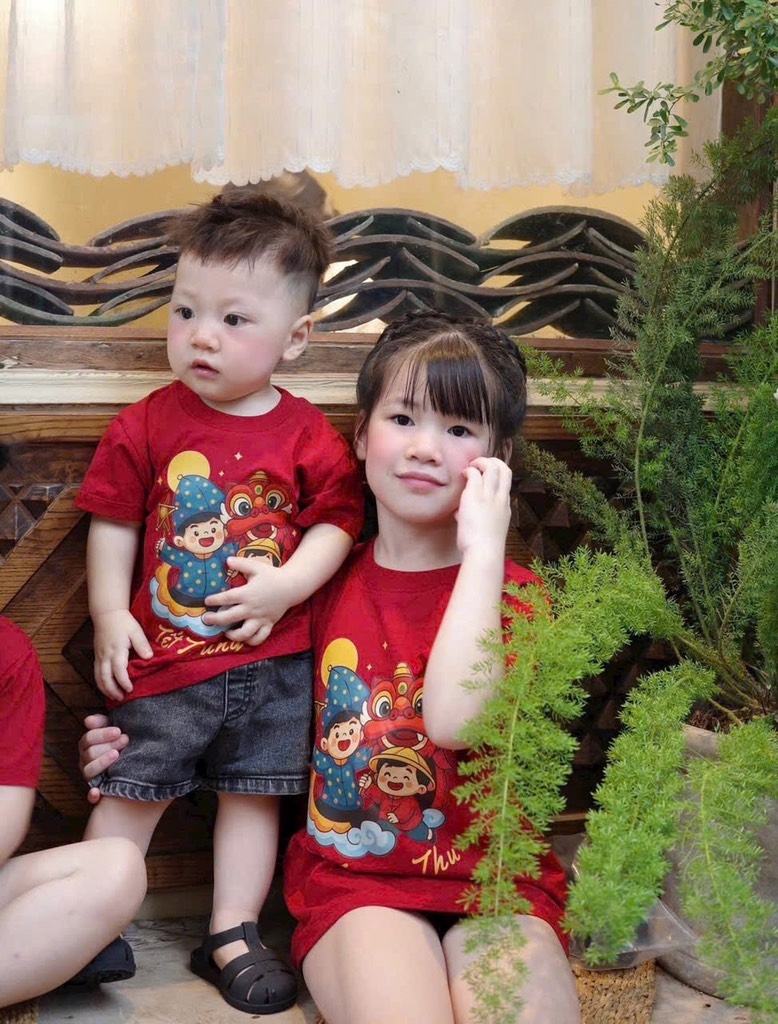 ÁO THUN ĐỎ HOẠ TIẾT TRUNG THU BÉ TRAI BÉ GÁI