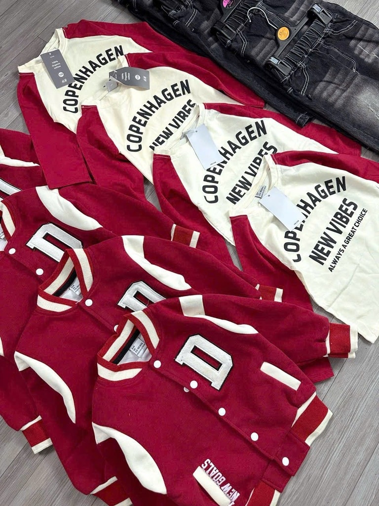 SÉT DÀI 3 MÓN COVER NEW ÁO KHOÁC BOMBER ĐỎ ÁO PHÔNG QUẦN JEAN BÉ TRAI