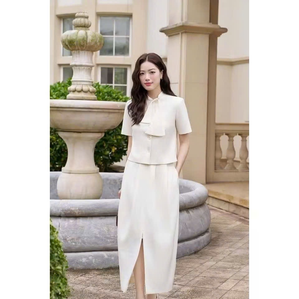 SET CHÂN VÁY LI XẺ TRƯỚC MIX ÁO CỔ NƠ ĐỆM VAI NỮ SẴN