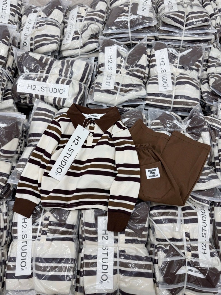 SET BỘ DÀI ÁO POLO KẺ NÂU QUẦN SUÔNG NÂU BÉ TRAI